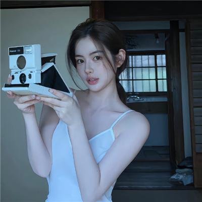 照片里的伴娘
